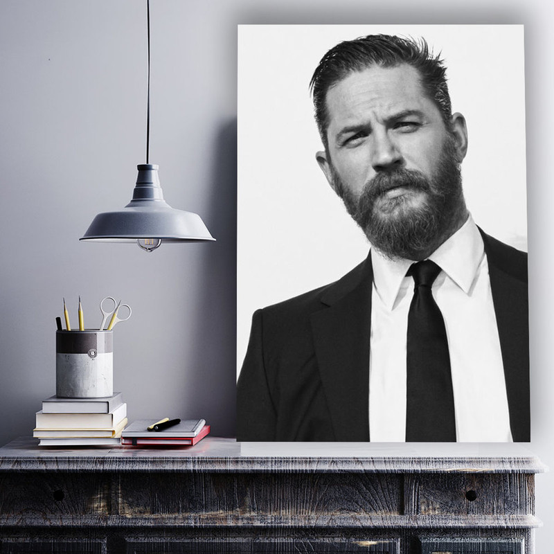 تابلو شاسی دنیای قاب مدل Tom Hardy 1